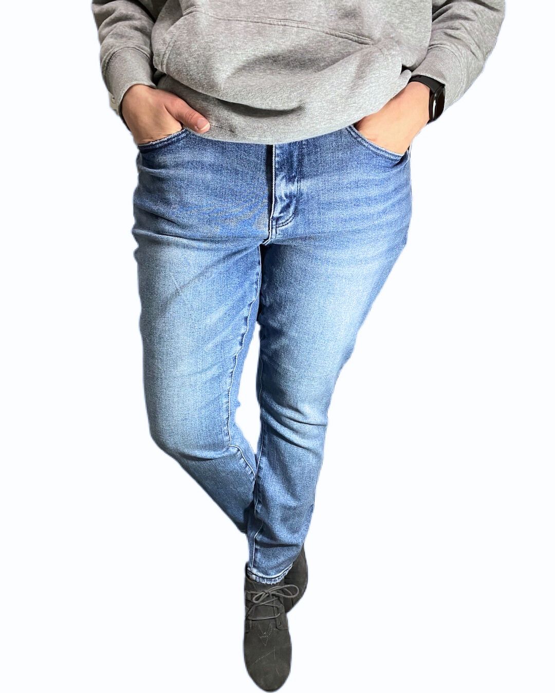 Light Washed Relaxed Fit jeans