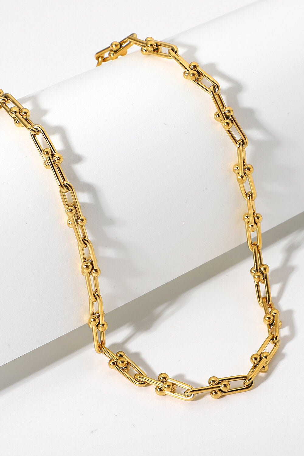 Chain Link U-Shape Necklace - Quelle's BoutiQue