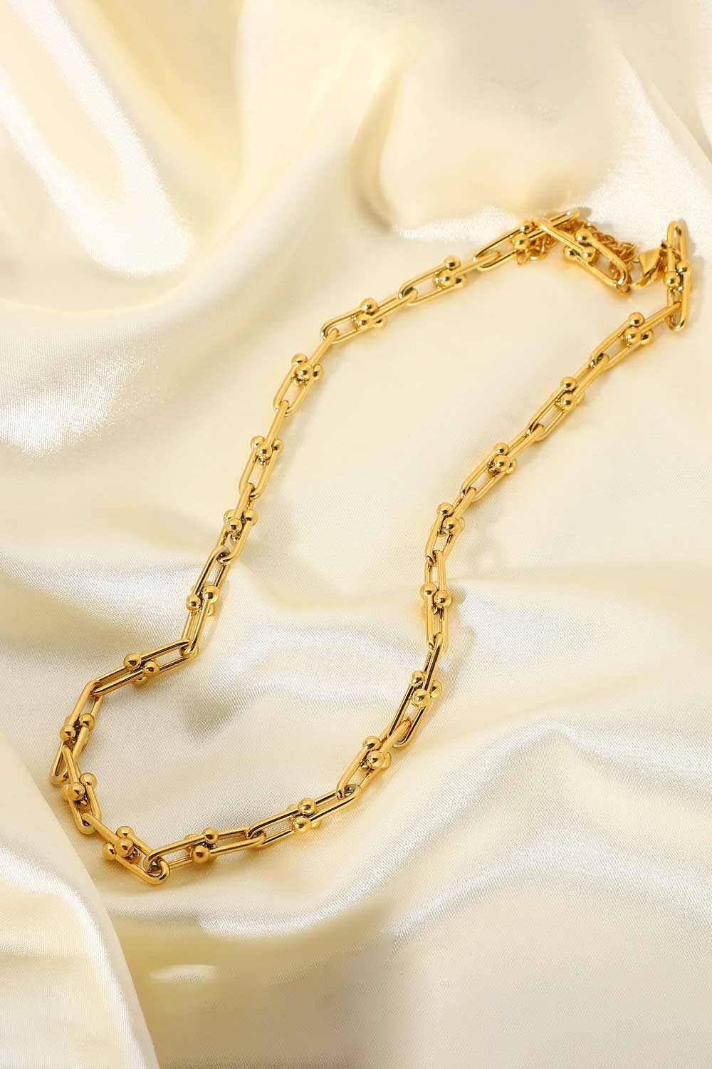 Chain Link U-Shape Necklace - Quelle's BoutiQue