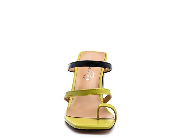 Marve Block Heel Thong Sandals - Quelle's BoutiQue