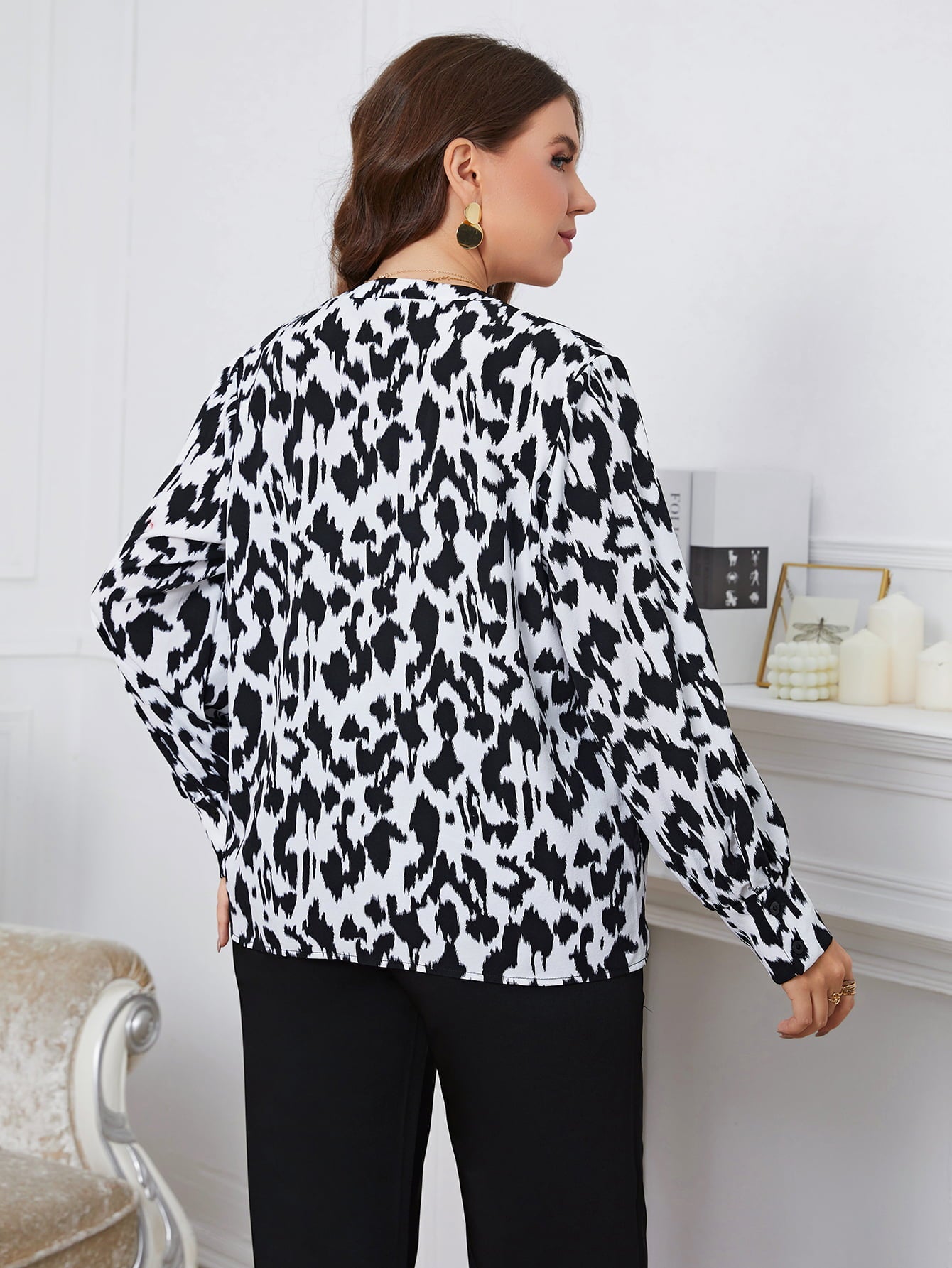 Print Long Sleeve V-Neck Blouse - Quelle's BoutiQue